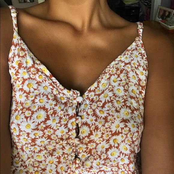 Floral Cropped Tank Top - Picture 2 of 2